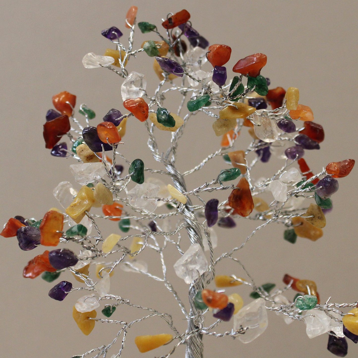 Edelsteinbaum mit Orgonit Basis – Multi Edelsteine für Balance und positive Energie