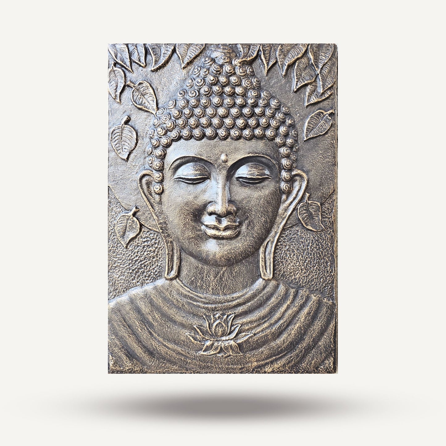 Buddha Wandbild Metallrahmen – Antique Gold Relief 70 x 100 cm